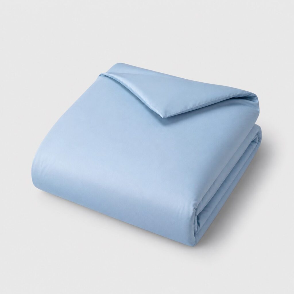Housse de couette bleu ciel en 100x140 sur fond gris clair